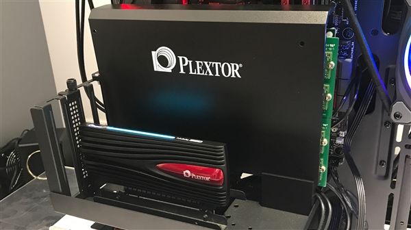 浦科特并聯四塊M9Pe SSD:讀取達6.5GB/s 浦科特并聯四塊M9Pe SSD:讀取達6.5GB/s